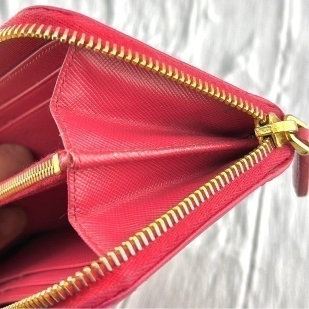 AUTHENTIC Prada Saffiano Metal Leather Continental Wallet. Color: Pink. - Picture 5 of 16